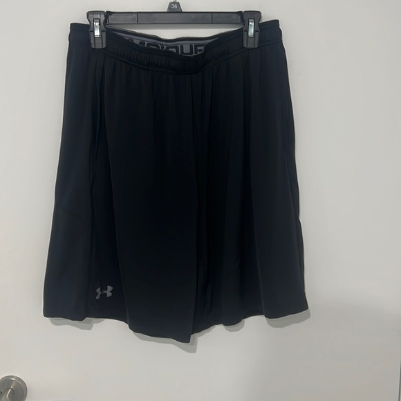 Under Armour Stretch Fit Yoga/Athletic Shorts - Picture 1 of 2